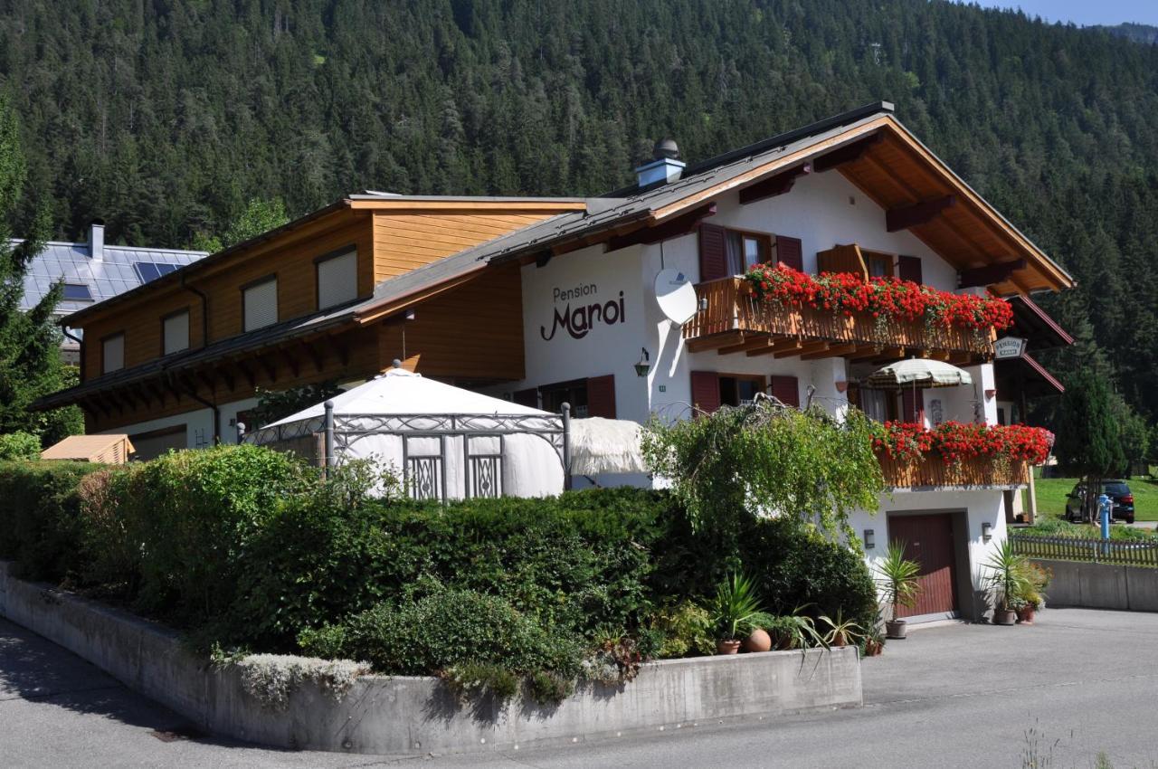 Hotel Maroi Wald am Arlberg Buitenkant foto