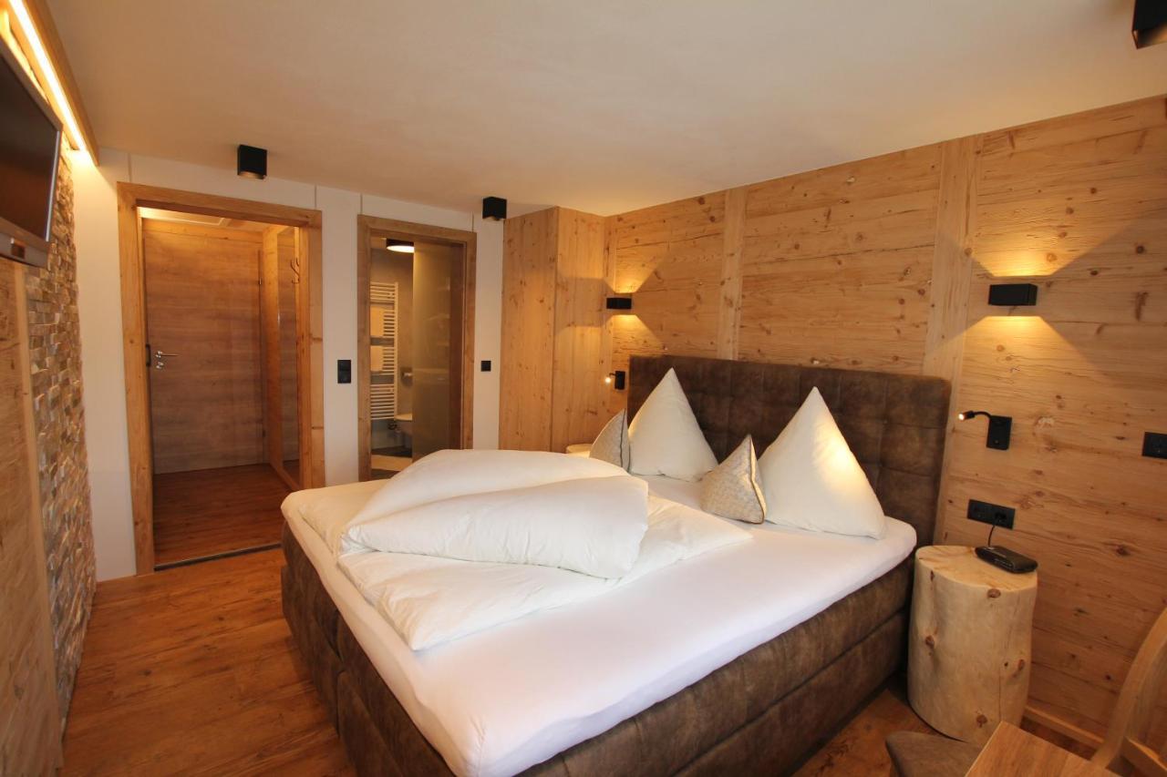 Hotel Maroi Wald am Arlberg Buitenkant foto